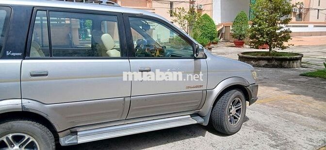 Isuzu Hi-Lander 7 chỗ Bạc