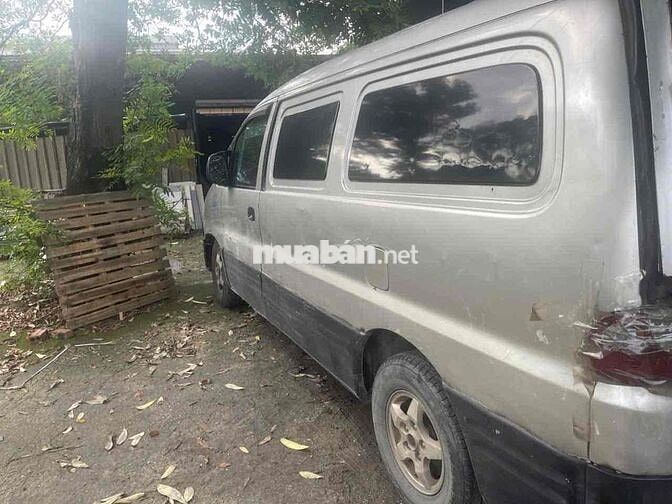 Hyundai Starex SVX 2002 Bạc
