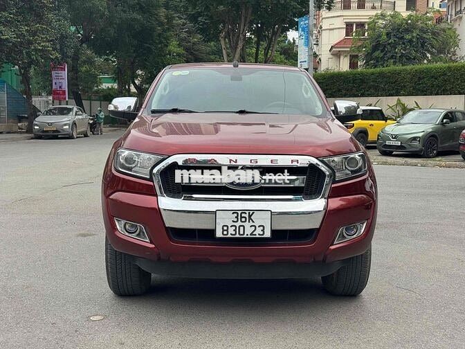 Ford Ranger XLT Đỏ