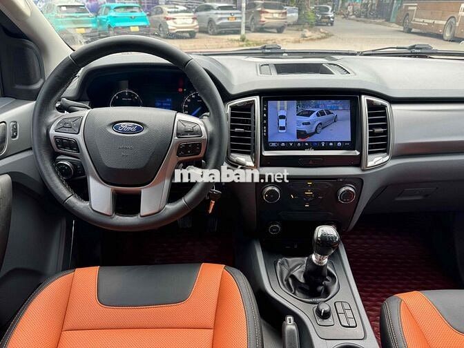 Ford Ranger XLT Đỏ