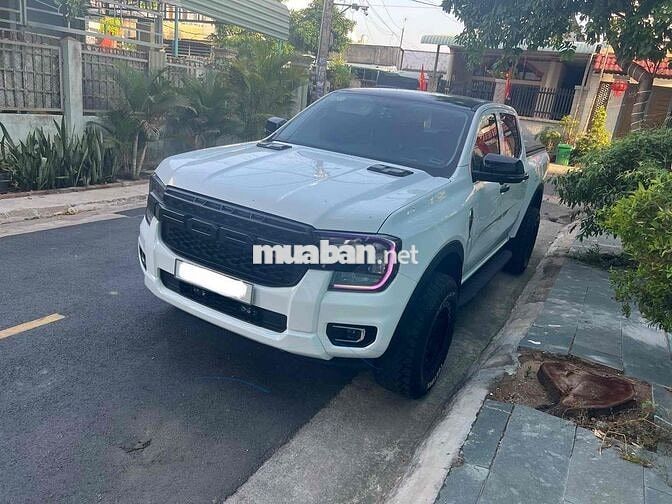Ford Ranger XLS 2025 4x2 Trắng 15000 km