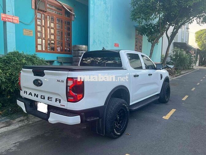 Ford Ranger XLS 2025 4x2 Trắng 15000 km