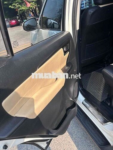 Toyota Fortuner 2017 Trắng Số sàn