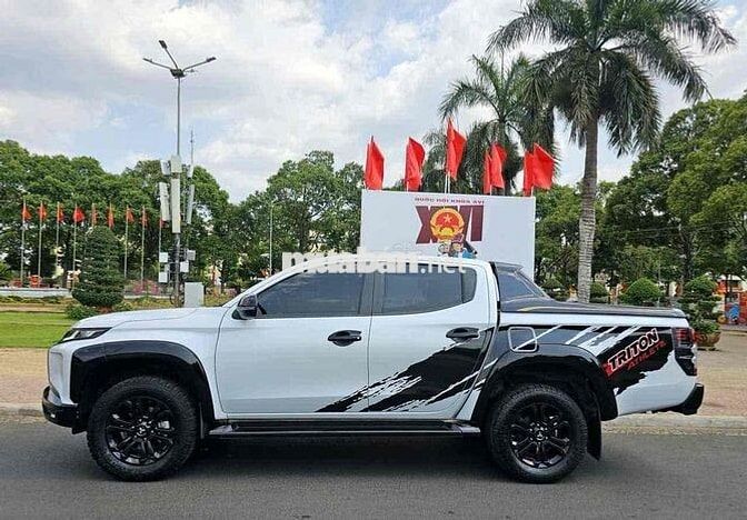 Mitsubishi Triton Athlete 2021 rất đẹp bao lỗi 9v