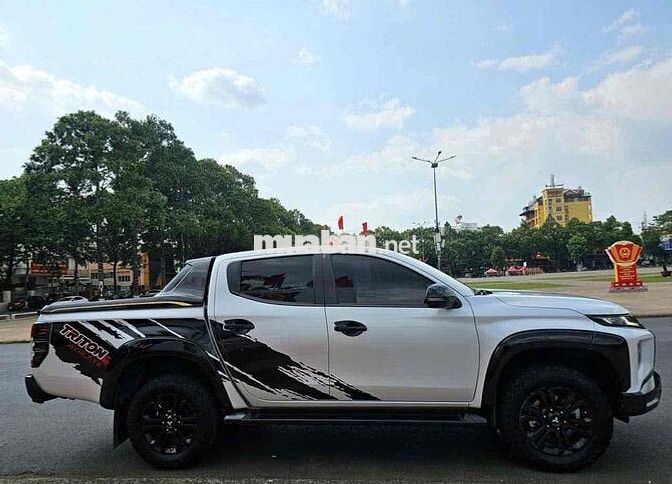 Mitsubishi Triton Athlete 2021 rất đẹp bao lỗi 9v