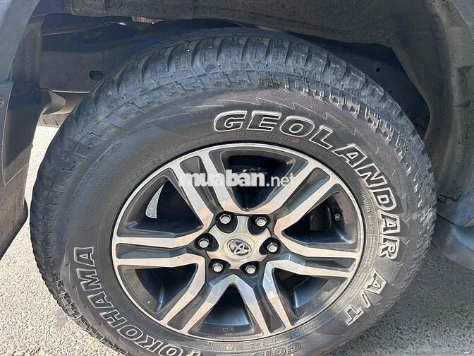 Toyota Fortuner 2017 Trắng Số sàn