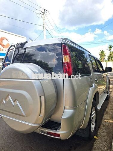 Ford Everest 7 chỗ Bạc