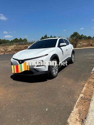 Xe điện VinFast VF6 Eco 2/2026 Trắng