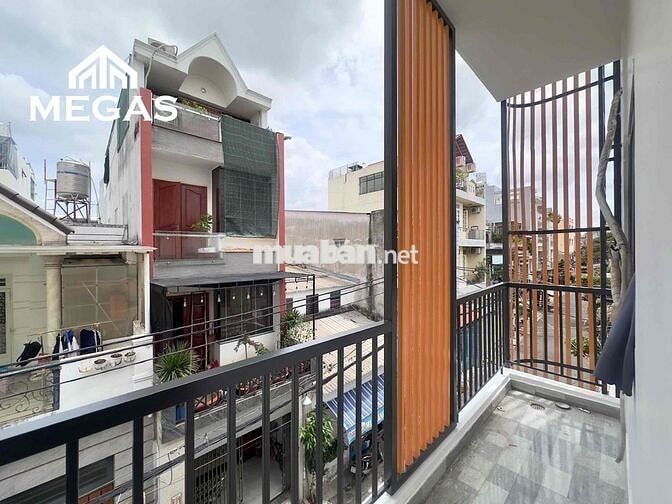 DUPLEX BAN CÔNG NGAY LẠC LONG QUÂN - TRỊNH ĐÌNH TRỌNG - ÂU CƠ