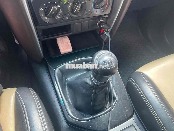 Toyota Fortuner 2017 Trắng Số sàn