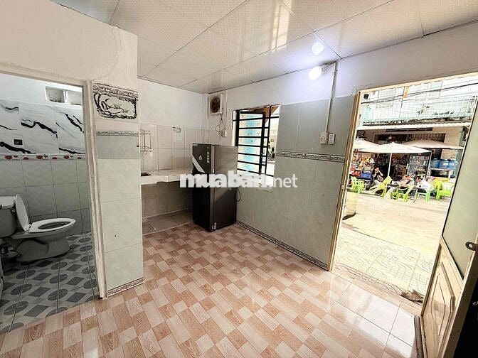 Phòng mặt tiền đậu dc xe hơi và kinh doanh làng đại học nhà bè