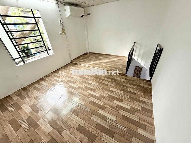 Phòng mặt tiền đậu dc xe hơi và kinh doanh làng đại học nhà bè