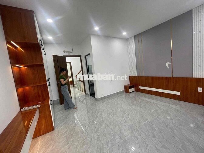 Cho thuê phòng bao điện nước Q12