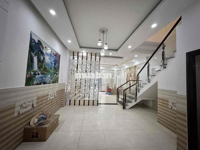 Nhà trong khu vực gần truong cấp 1,2,3 cong viên sinh thái, UB,CA, chợ
