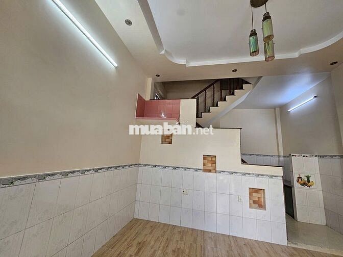Cho thuê nguyên căn nhà hẻm Tân Hoá Q6