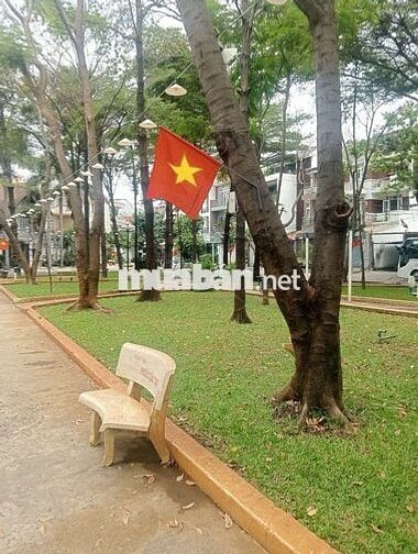 bán gấp lô đất đối diện công viên KDC conic DT 6m x 18m