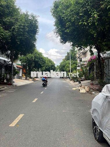 Cho thuê nhà khu Bình Phú, MT đường Số 22, DT 4 x 19m, 4.5 tấm, giá 20