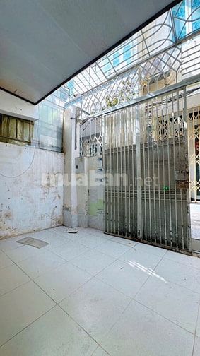 Nhà 3.3x7m/NH Ba Đình P8Q8 P.Chánh Hưng