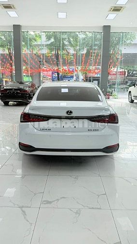Bán Lexus ES250 Fsport sản xuất 2022. Xe 1 chủ cực mới.