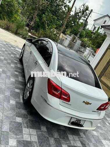 Chevrolet Cruze Tự động Trắng