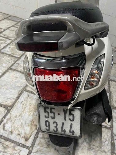 Xe ga hãng Sym màu Trắng