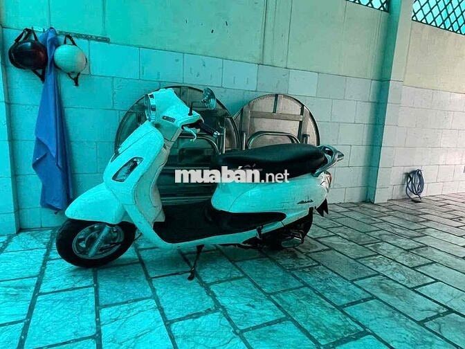 Xe ga hãng Sym màu Trắng