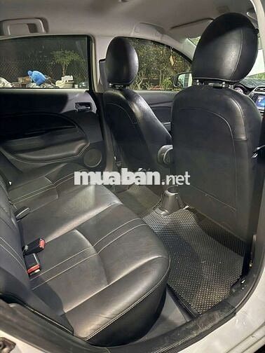 Mitsubishi Attrage Premium lăn bánh 2022 Trắng