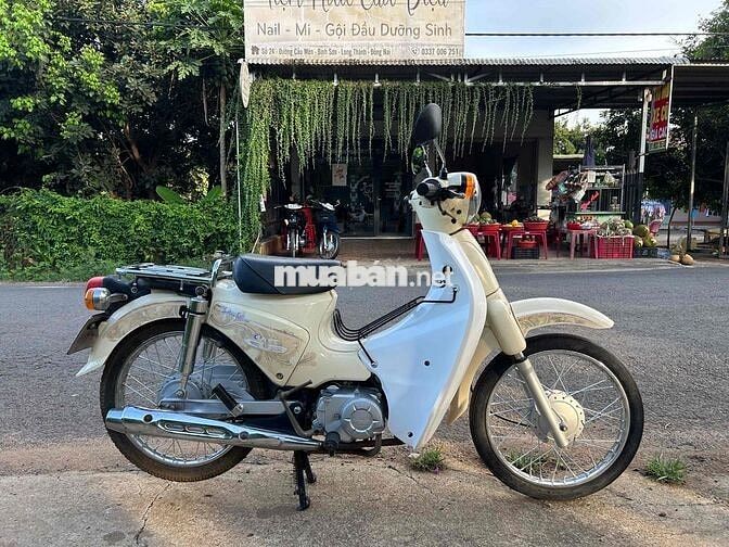 Honda Cub 50cc Trắng kem