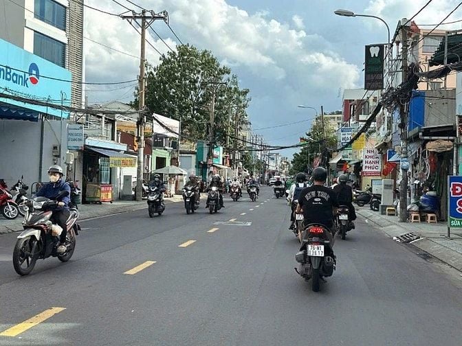 Nhỉnh 27 tỷ có CHDV 5lầu mới ngang 7.3m 117m2 15PN HXT Lê Quang Định