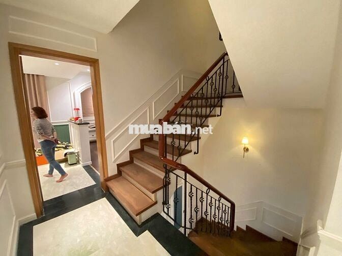 🏡 Biệt Thự Cho Thuê HXH Nguyễn Minh Hoàng_8x20m, Hầm Nổi Trệt 3 Lầu.