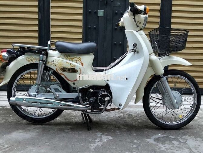 Honda Cub 50cc màu Trắng
