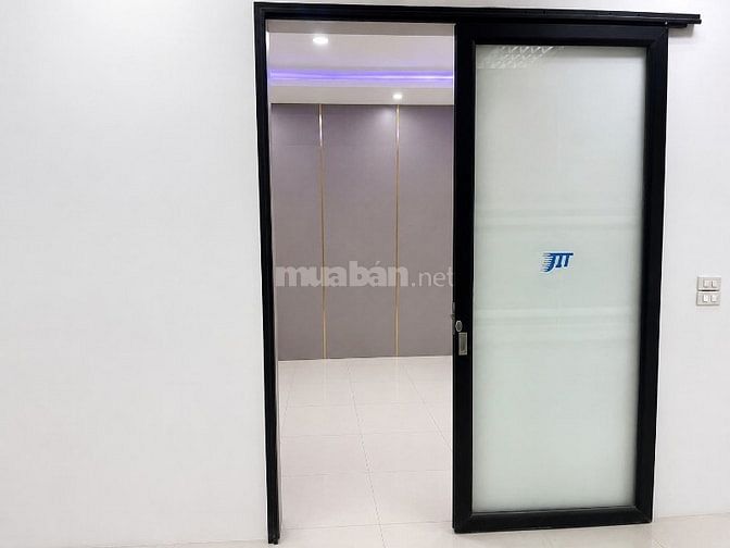 CHO THUÊ VĂN PHÒNG 136M² TẠI DỊCH VỌNG HẬU - CẦU GIẤY - HÀ NỘI