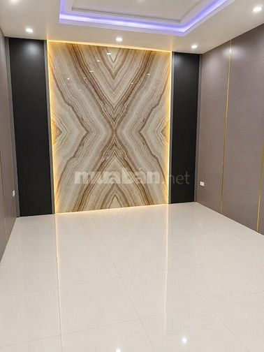 CHO THUÊ VĂN PHÒNG 136M² TẠI DỊCH VỌNG HẬU - CẦU GIẤY - HÀ NỘI