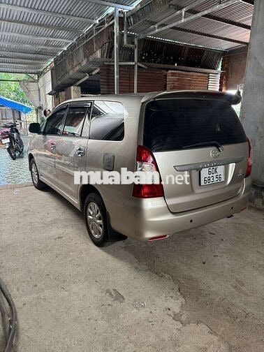 Toyota Innova E 2013 Vàng cát