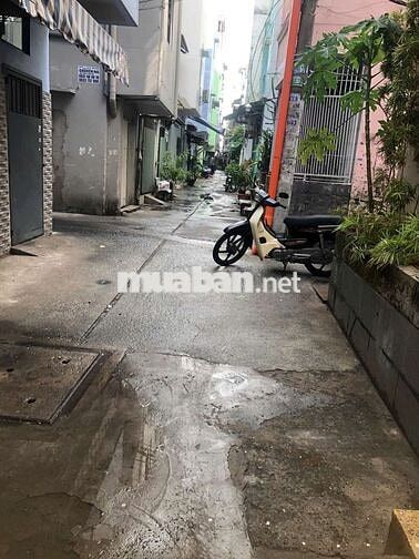 Nhà cho thuê làm kho đang sữamới chứa hàng hóa rất ok