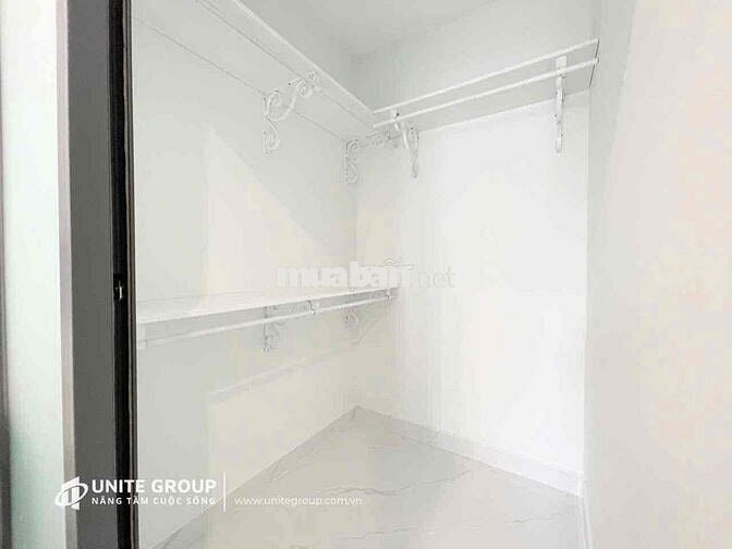 Cho thuê căn hộ dịch vụ 1 phòng ngủ ban công ngay trung tâm quận 10