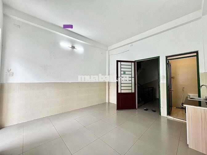 Cho thuê phòng ban công gần Đầm Sen 4.000.000/tháng