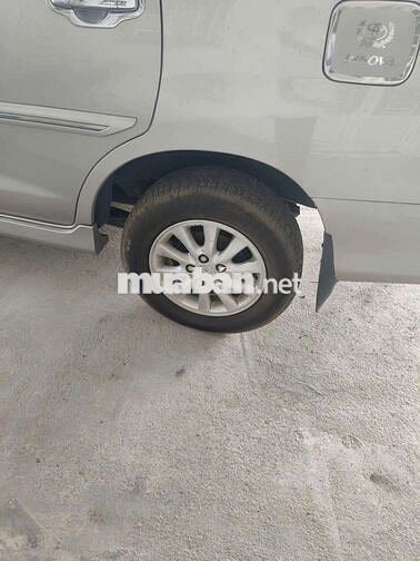 Toyota Innova E 2013 Vàng cát