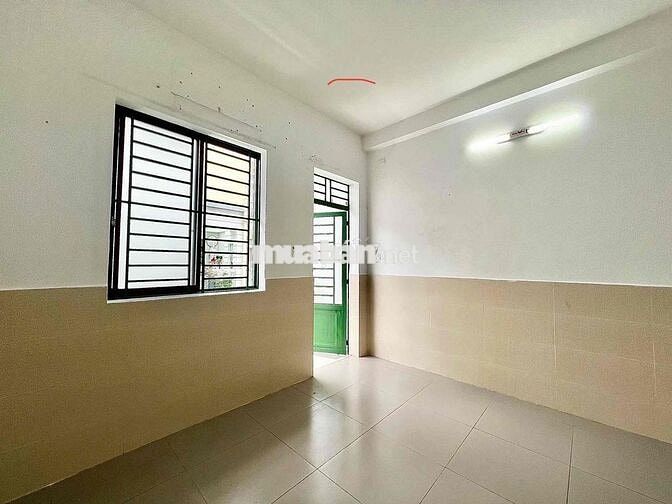 Cho thuê phòng ban công gần Đầm Sen 4.000.000/tháng