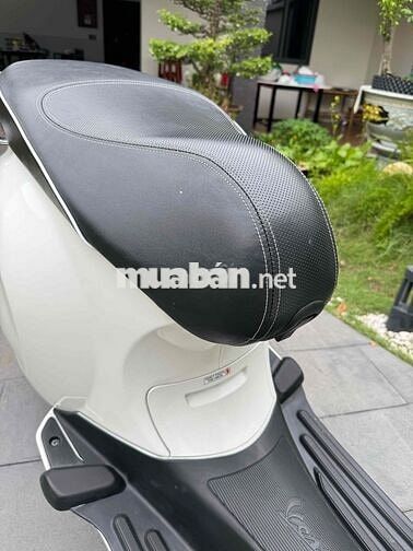 Vespa Sprint 125Abs 2018 trắng rin xe chuẩn lướt