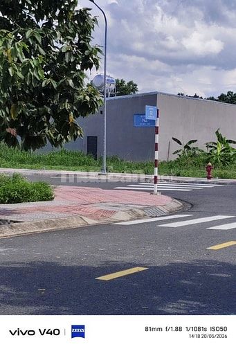 Chủ nhà kẹt tiền cần bán gấp, đất đẹp nằm ngay mặt tiền dt741