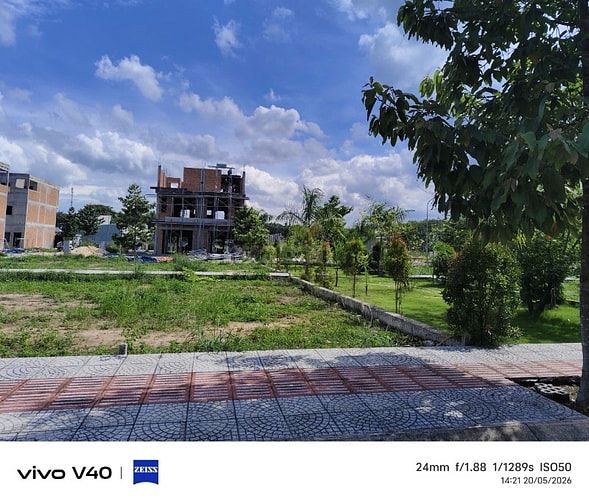 Chủ nhà kẹt tiền cần bán gấp, đất đẹp nằm ngay mặt tiền dt741