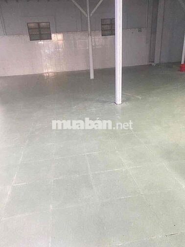 Kho 2MT Nguyễn Sơn 18x18m, điện 3 pha, xe tải vào, chỉ 25tr/th
