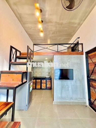 Phòng nhà thang máy có Gác có Ban công cửa sổ trời lớn gần VLU UTH FTU