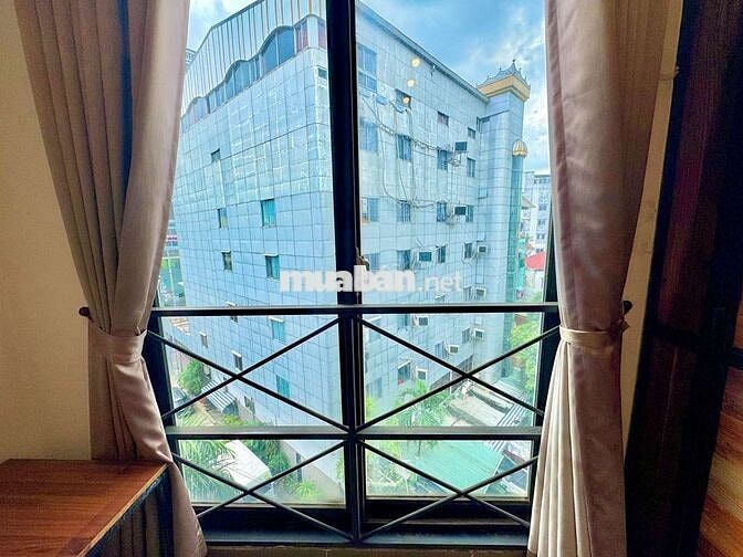 Phòng nhà thang máy có Gác có Ban công cửa sổ trời lớn gần VLU UTH FTU