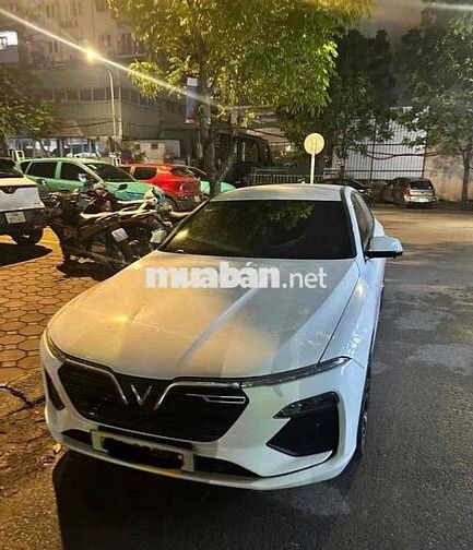 xe vinfast Lux A 2.0 bản Plus, ODO 16k