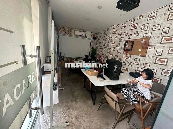 Cho thuê mặt bằng kinh doanh.Lầu 1.Cách Mạng Tháng Tám.Q3