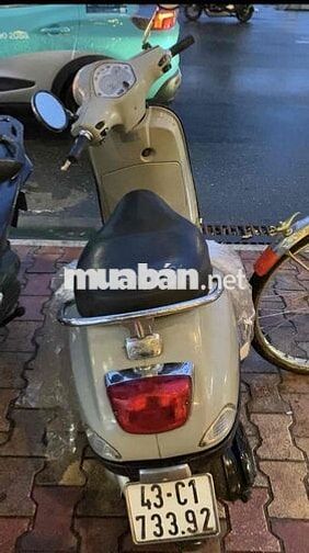 Xe Vespa như ảnh fix nhẹ