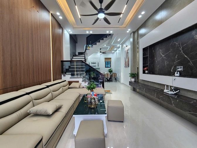 Cần bán căn 3 tầng full nội thất ngay trung tâm Phường An Dương. HP