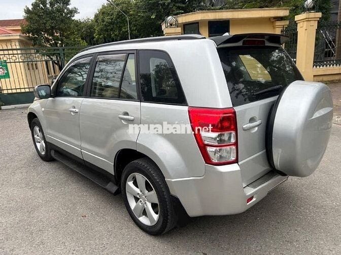 Suzuki Grand Vitara 2011 2.0L Ghi bạc